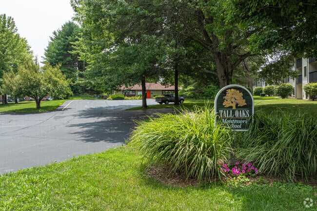 Tall Oaks Montessori School