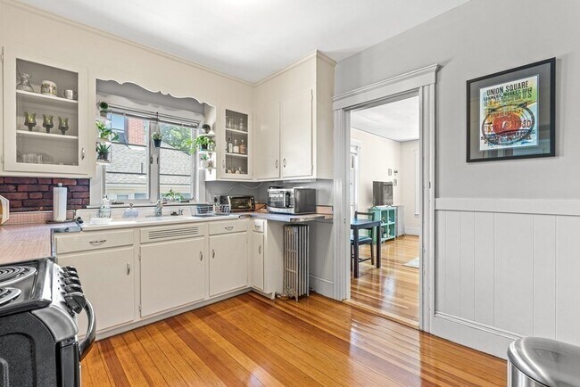 10 Chestnut St unit 3, Melrose, MA 02176 - photo 5