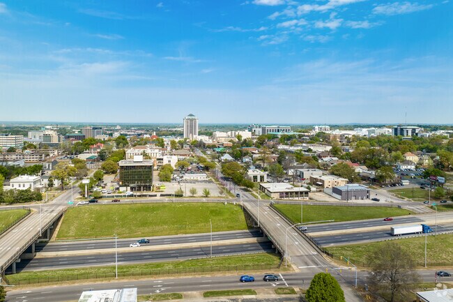 Downtown Montgomery has easy access to Interstate 85 for quick commute times.
