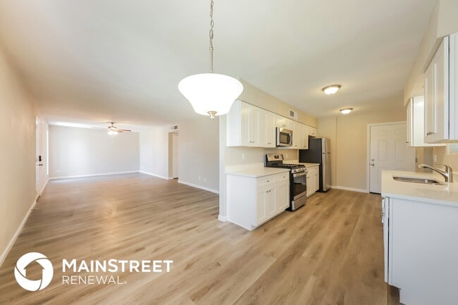 4322 E Saint Catherine Ave, Phoenix, AZ 85042 - photo 6