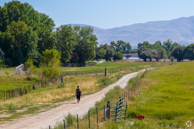 The rural trails in Bartley Ranch go for miles allowing for peaceful walks in isolation.