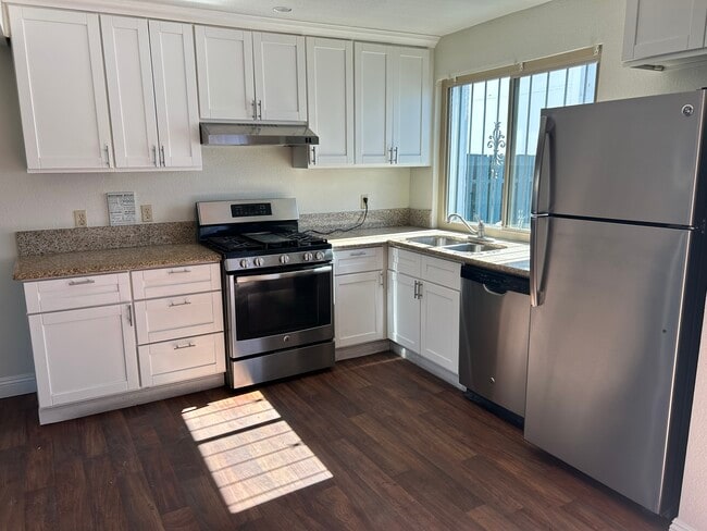 4276 Kona Coast Way, Las Vegas, NV 89121 - photo 3