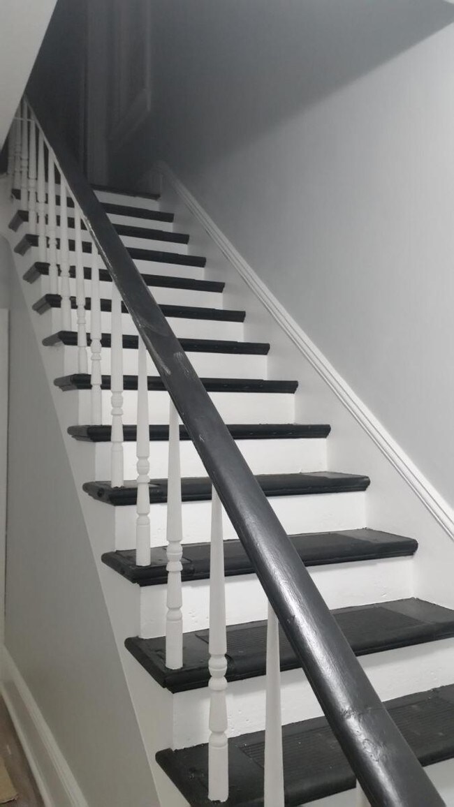 3324 17th St unit Upper, Wyandotte, MI 48192 - photo 5