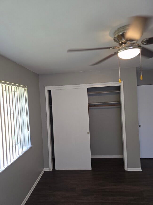 5421 Bermuda Dr unit A.  1st  Flr., Saint Louis, MO 63121 - photo 4