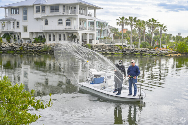 Cast your net into the river and catch a fish or two at Mary McLeod Bethune Beach Park.