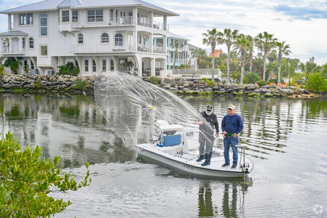 Cast your net into the river and catch a fish or two at Mary McLeod Bethune Beach Park.