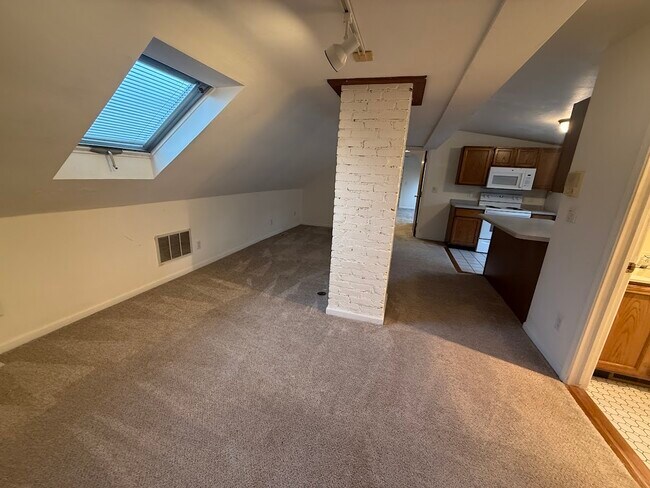 309 W Doty St unit 3, Madison, WI 53703 - photo 5