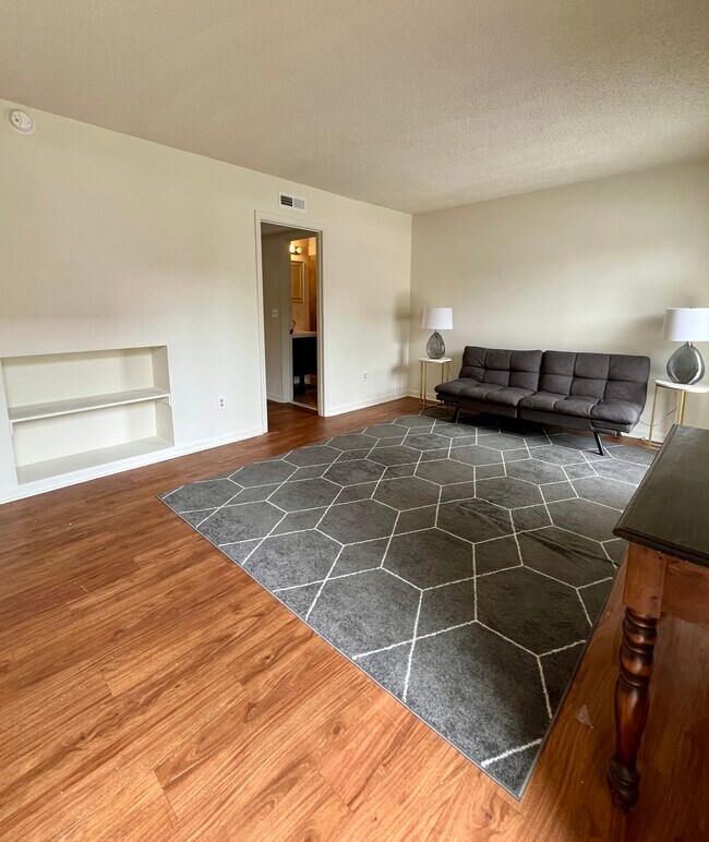 10 Blake St, Charleston, SC 29403