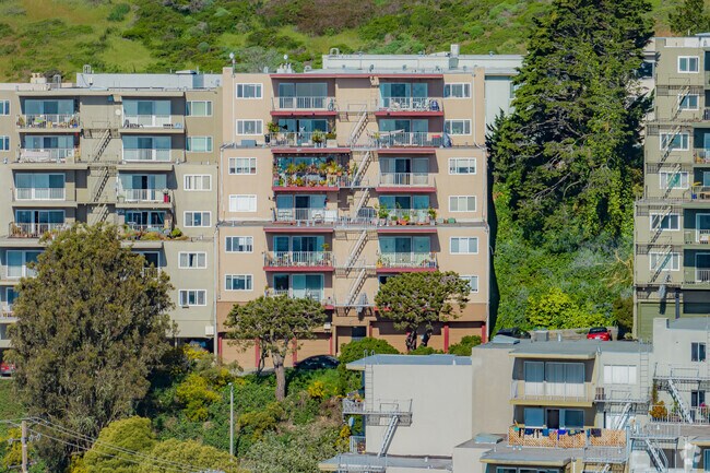A larger condo complex sits atop Twin Peaks, San Francisco.