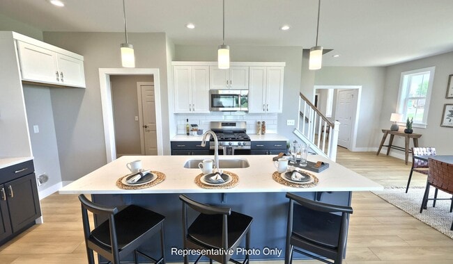 516 Stone Gate Blvd, Annville, PA 17003 - photo 3