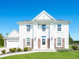 840 W Washington Ave, Hartford, WI 53027