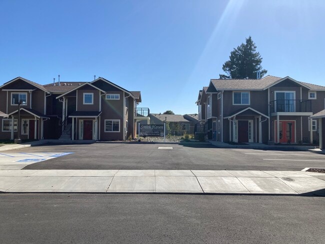 2052 Smith Ln unit C, Fortuna, CA 95540 - photo 4