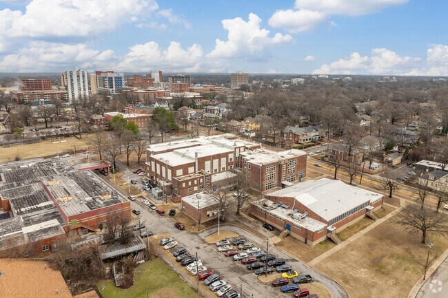 Bellevue Middle School offers classes from 6th grade through 8th grade.