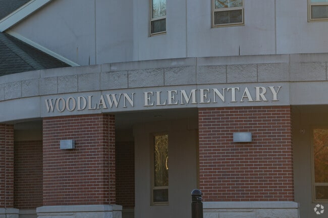 Here is the front of the Woodlawn Elementary School building.