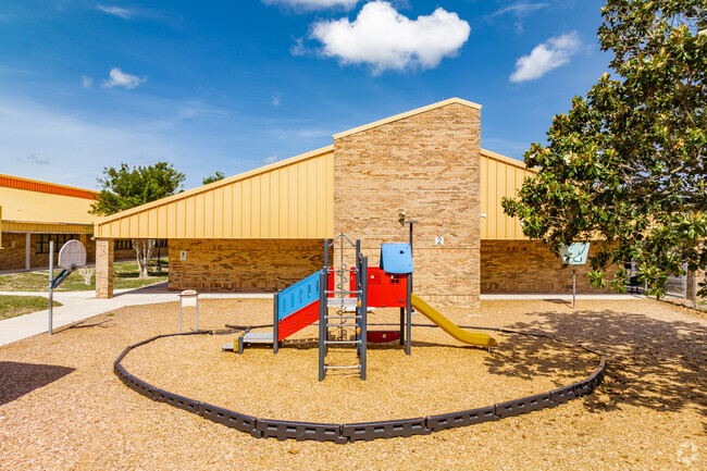 Suncoast Elementary has been educating students in Spring Hill for 25 years.