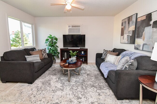 Glenwood, Winterset, IA 50273 - photo 4