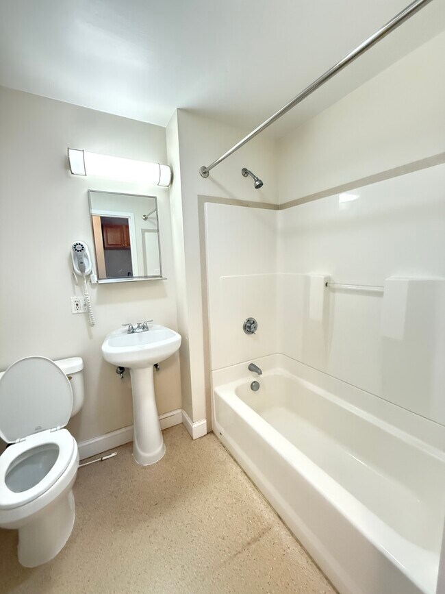 312 Shirley St unit 308, Winthrop, MA 02152 - photo 6