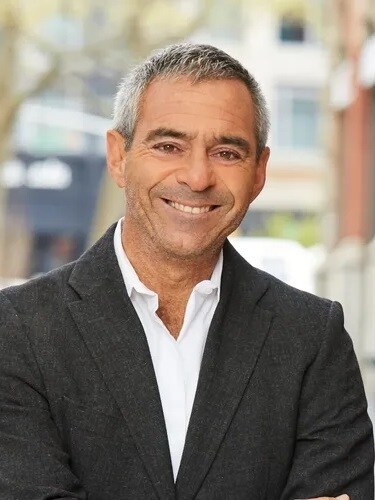 Daniel Davis