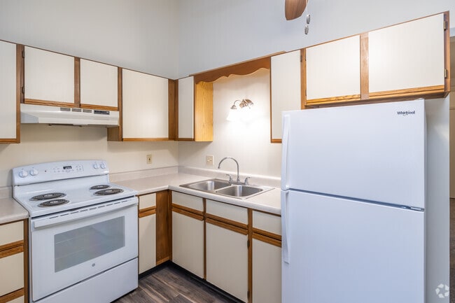 Port O'Call Apartments, New Haven, IN 46774 - photo 7