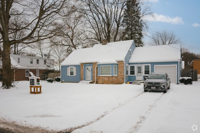 The annual snowfall in Hamburg is 188 inches.