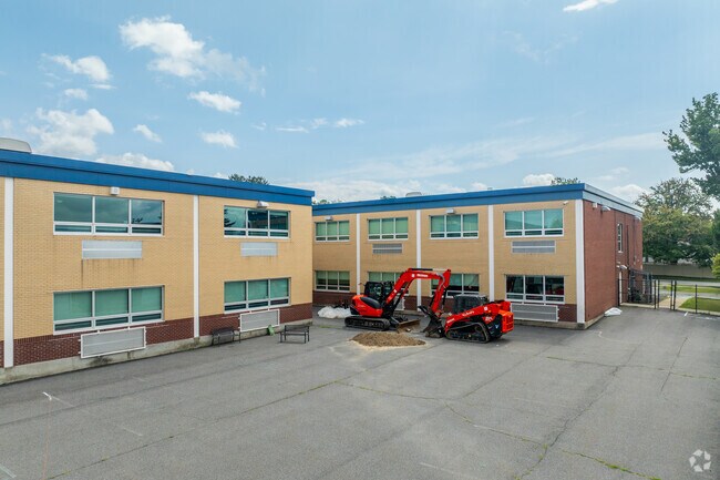 The teachers are highly rated at John F Kennedy Elementary School.