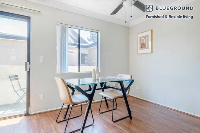 13220 Riverside Dr unit FL2-ID463, Sherman Oaks, CA 91423 - photo 6