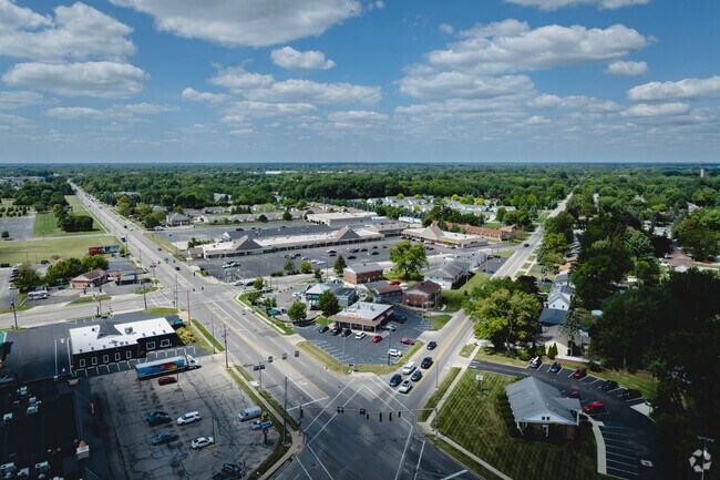 There are many shops and restaurants where Heatherdowns Boulevard meets Eastgate Road.