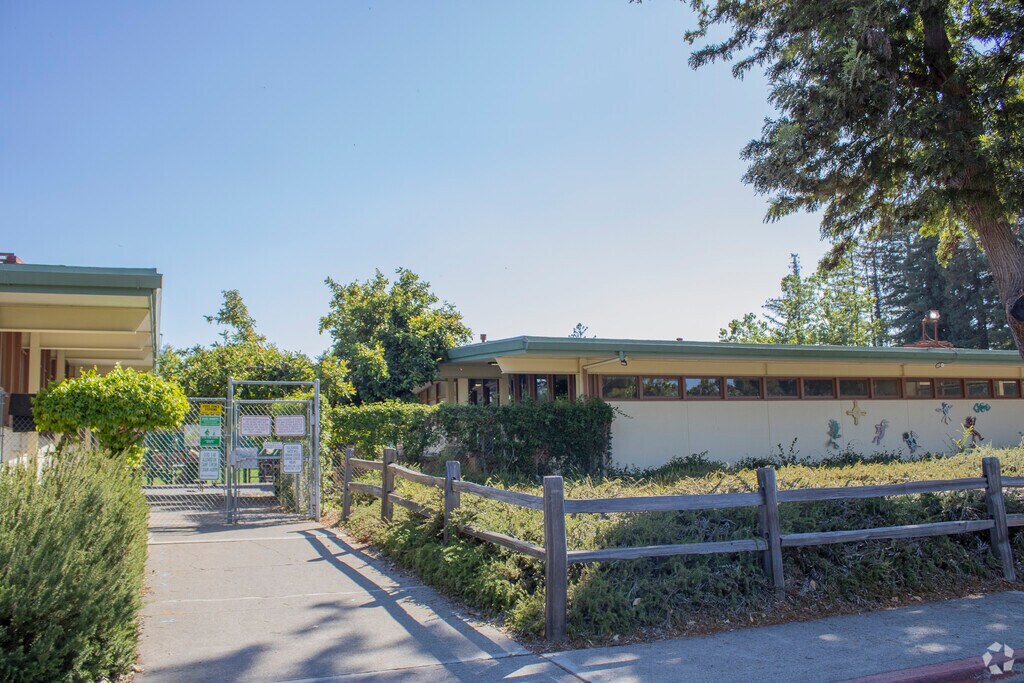 Escondido Elementary School is located in the Stanford neighborhood.