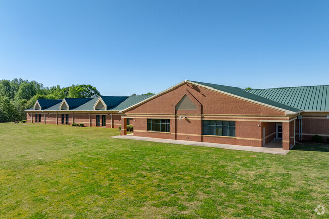 Unity Grove Elementary School receives a B from Niche and a 3 from GreatSchools.