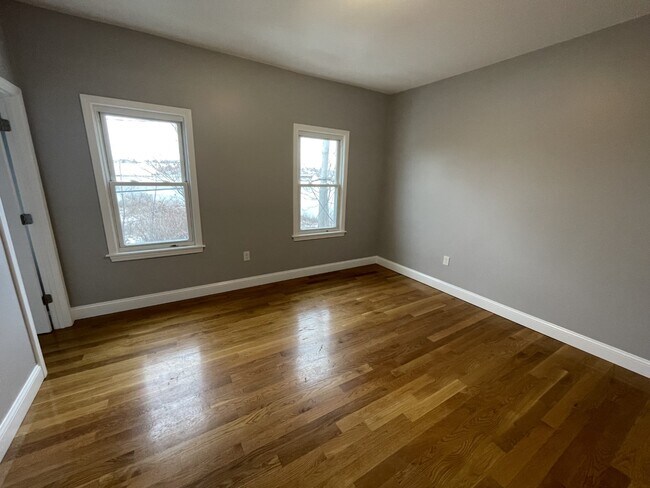 195 Condor St unit 2, Boston, MA 02128 - photo 6