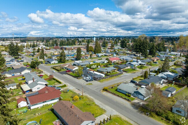 Lakeview architecture spans a diverse range of eras and styles.