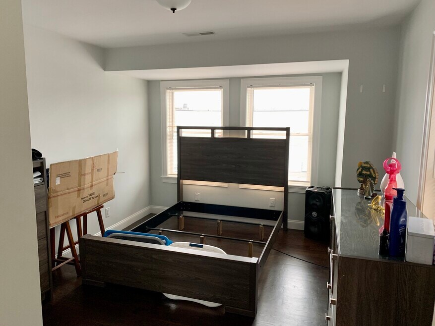 150 Alder St unit 1, Waltham, MA 02453 - photo 1