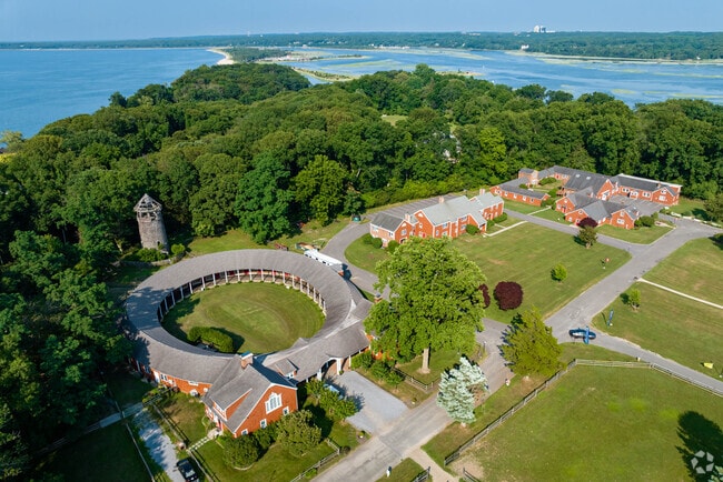 The Knox School School in Nissequogue serves grades 6 through 12 as well as Post-Graduate.