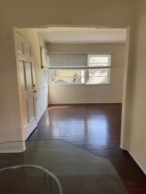 1120 Chelsea Ave, Santa Monica, CA 90403 - photo 2
