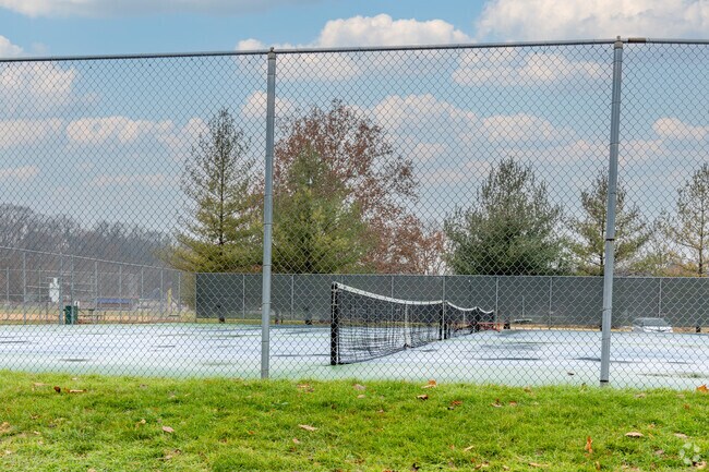 Laura Bradley Park offers tennis courts in West Peoria.
