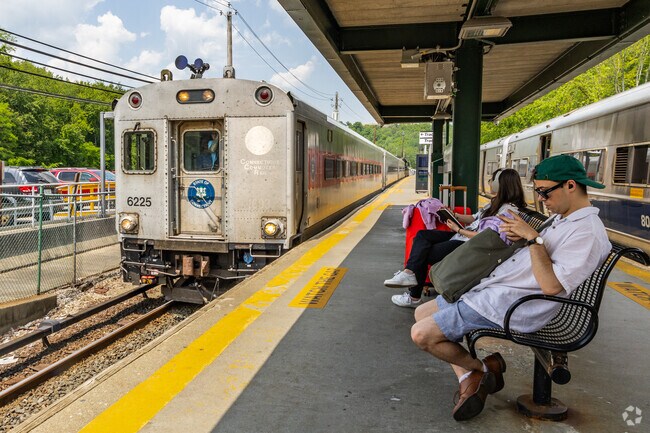 Commuting from Carmel is easy with the Southeast station nearby, connecting riders to White Plains and New York City.