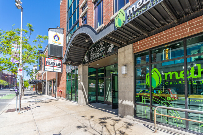 Lumen High School is located next to a juice bar.