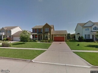 6874 Dakota Dr, West Des Moines, IA 50266