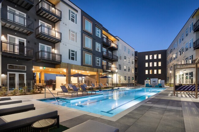 Olivine, Littleton, CO 80123 - photo 2