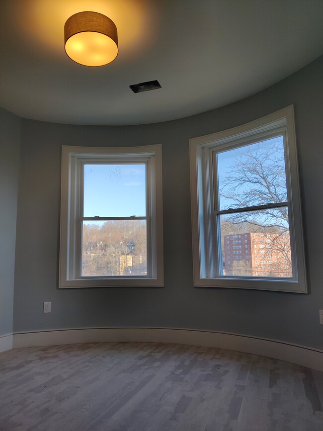 7 University Rd Unit 1, Brookline, MA 02445