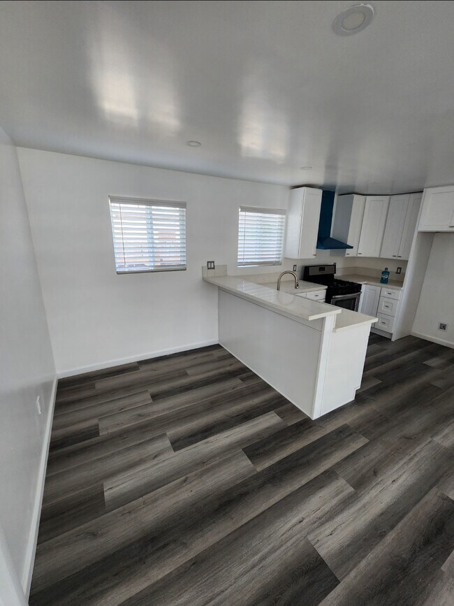 1531 W 71st St, Los Angeles, CA 90047 - photo 7