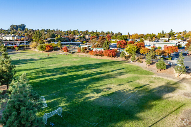 Your kids will enjoy learning in the inspiring atmosphere of Robert Semple Elementary School.