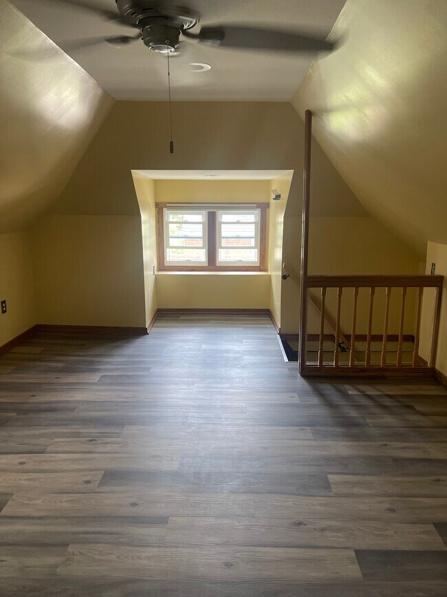 6726 20th Ave unit 1 Main House, Kenosha, WI 53143 - photo 5