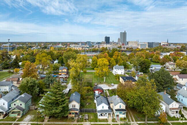 Hoagland Masterson residents enjoy being close to downtown Fort Wayne's entertainment options.