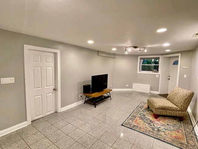 2217 W Giddings St unit G, Chicago, IL 60625 - photo 5