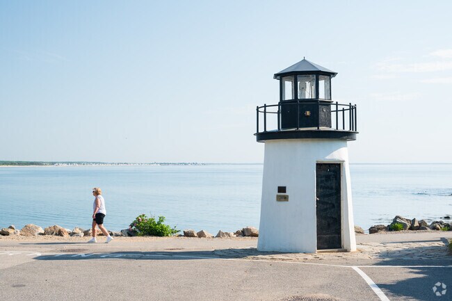 Start your morning walk at Lobster Point Lighthouse towards downtown or Perkins Cove.