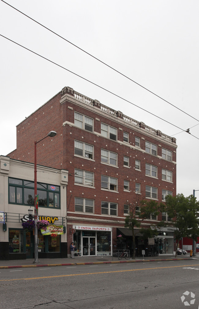 906 E John St, Seattle, WA 98102