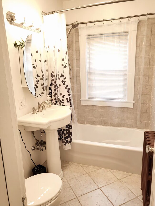 16 Federal St unit Sunny Room, Wilmington, MA 01887 - photo 6