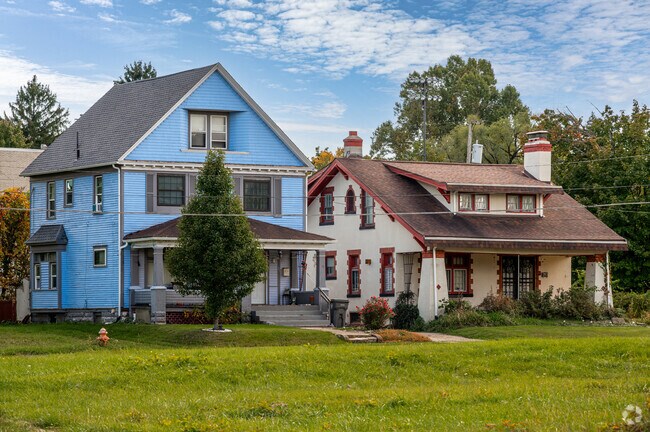 Older houses in Oak Hill offer fixer-upper opportunities for new homeowners.