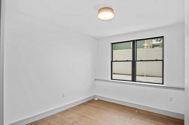 131 E Cottage St unit 1, Dorchester, MA 02125 - photo 6